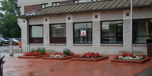 Riverview Plaza lobby front